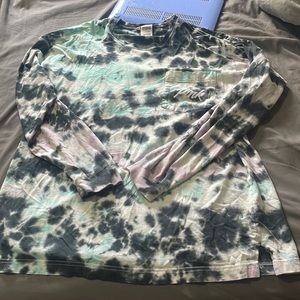 WOMENS vs pink LARGE long sleeve shirt